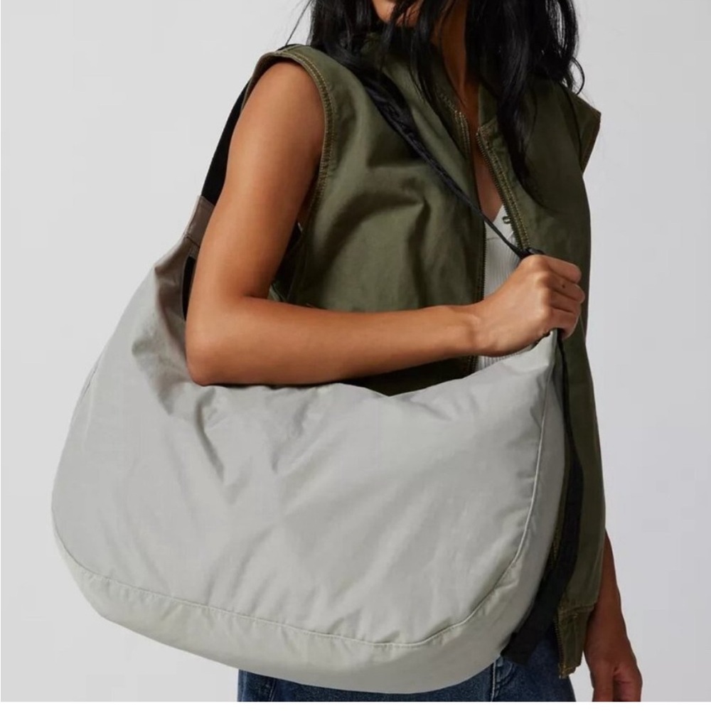 BRAND NEW* Baggu Large Cresent Bag (Grey)